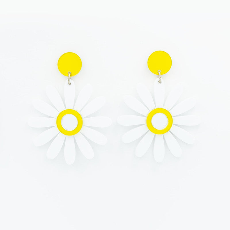 Pendientes Margaritas blancos y amarillos de Glow Creations