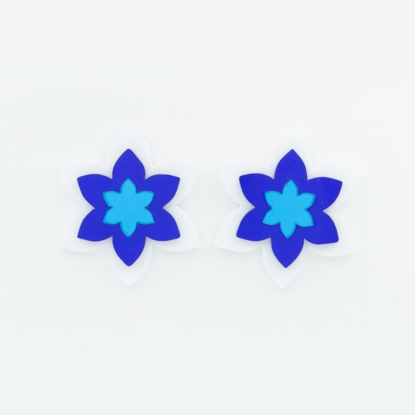 Flor triple azul