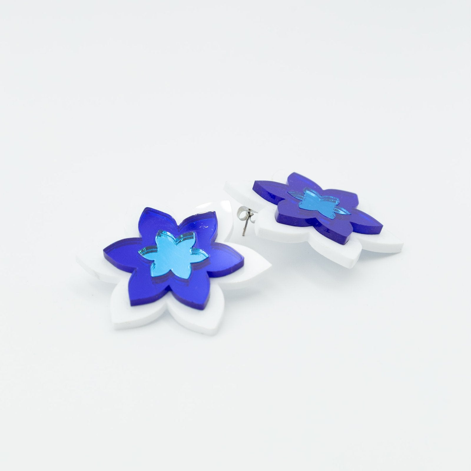 Flor triple azul