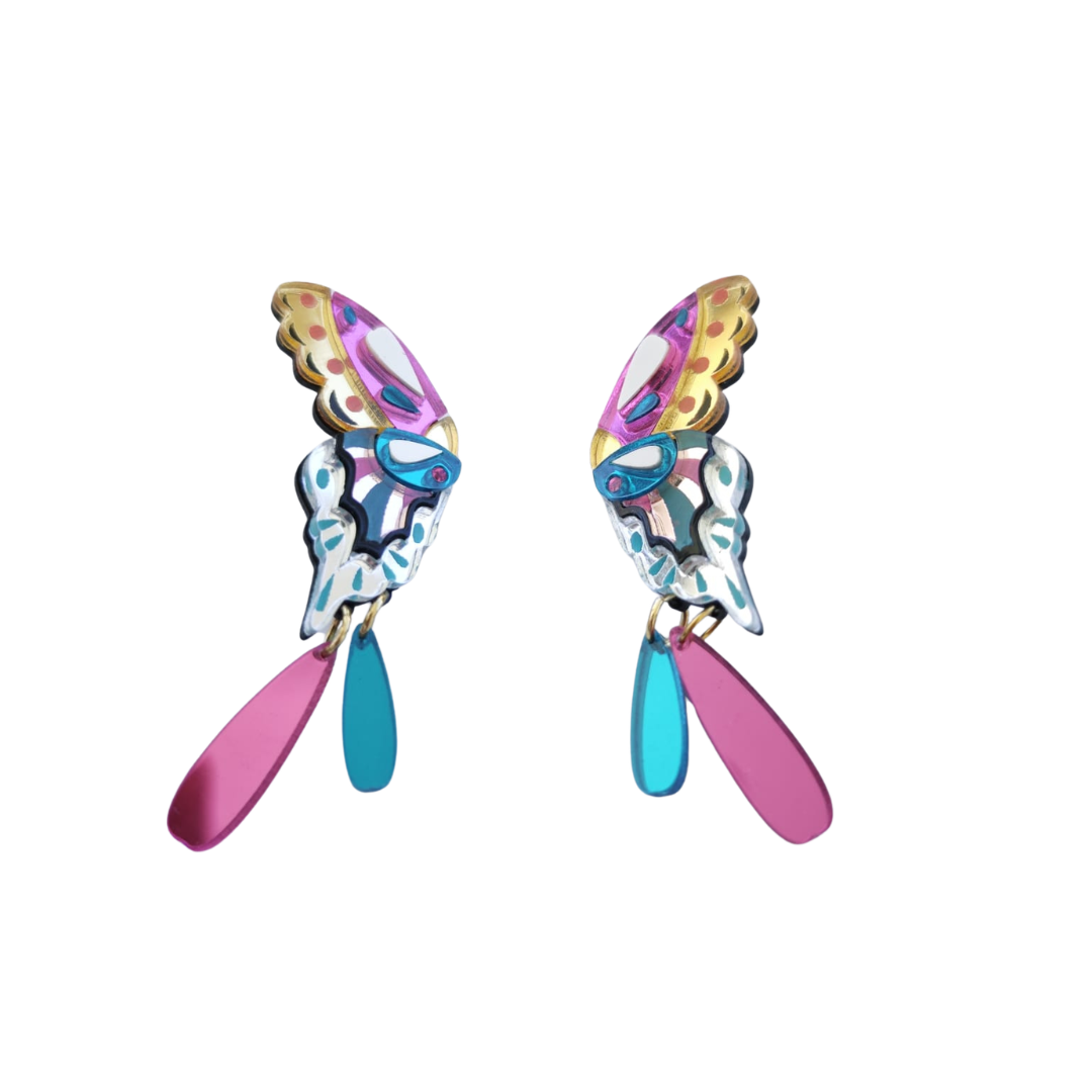 Delicate butterfly jewelry brooch, elegant women's fashion accessory